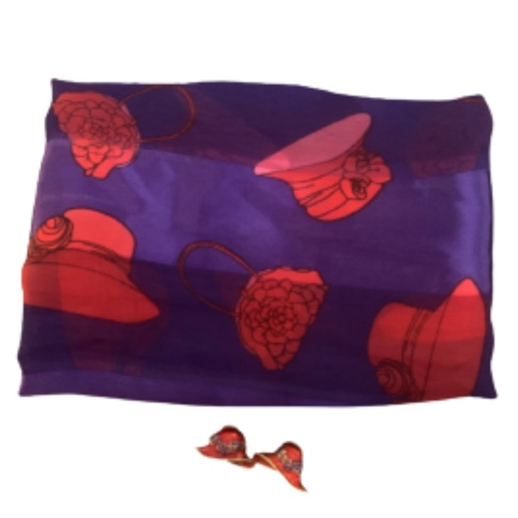 Red Hat Society Scarf & Earrings (clip on) - Picture 7 of 7